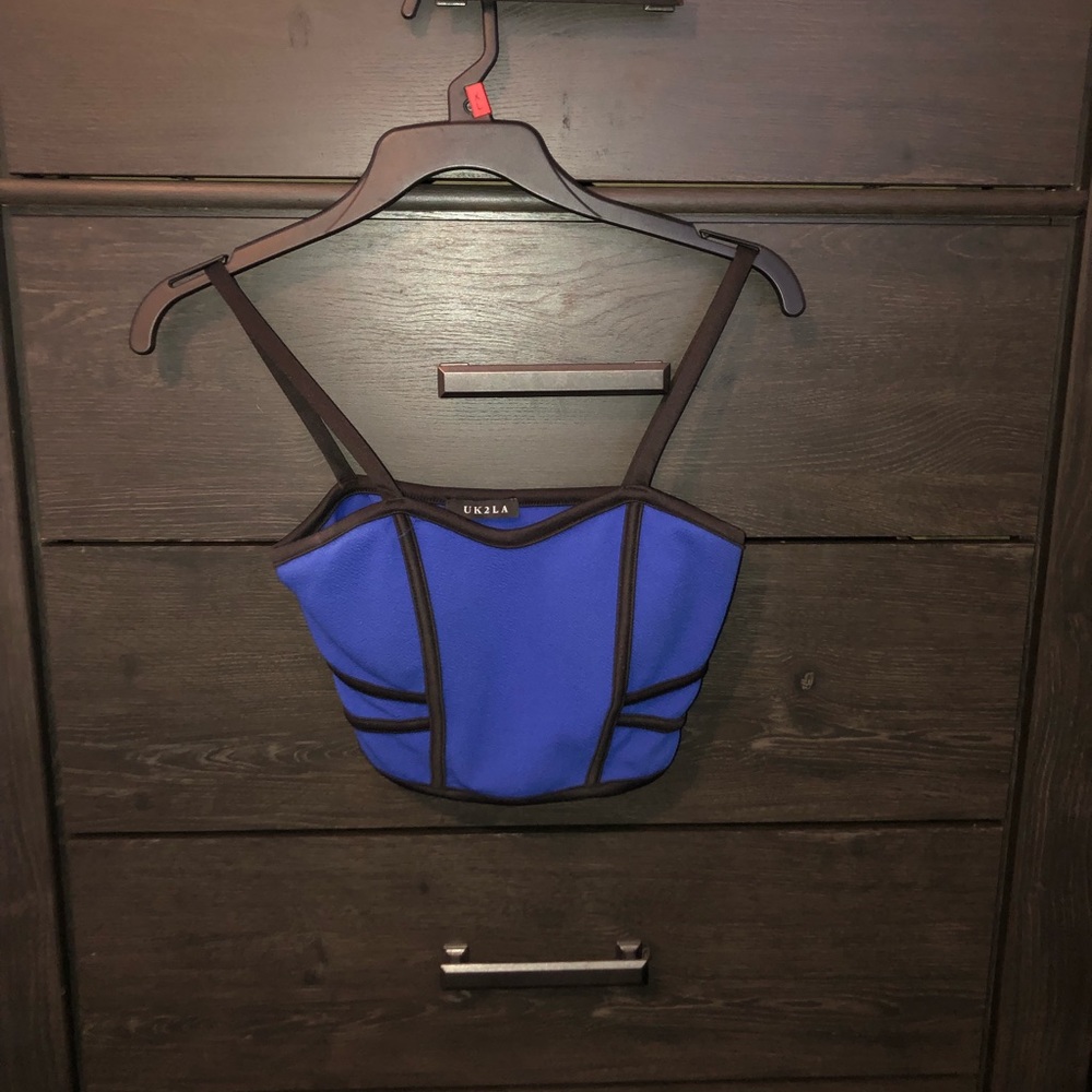 CROPPED TANK TOP
